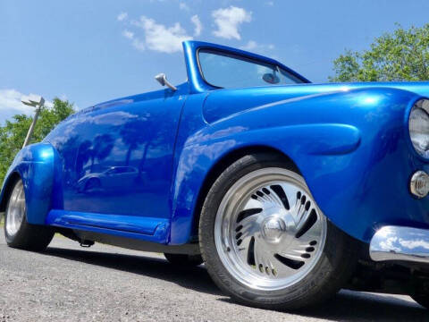 1948 Ford Super Deluxe