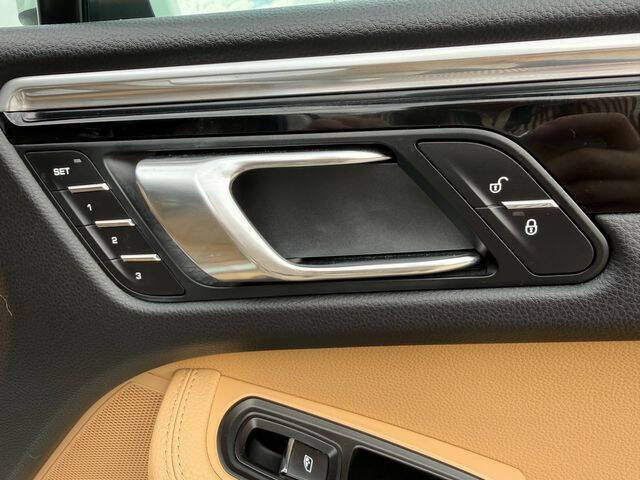 2017 Porsche Macan