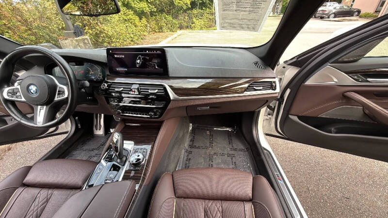 2022 BMW 5 Series 530e xDrive