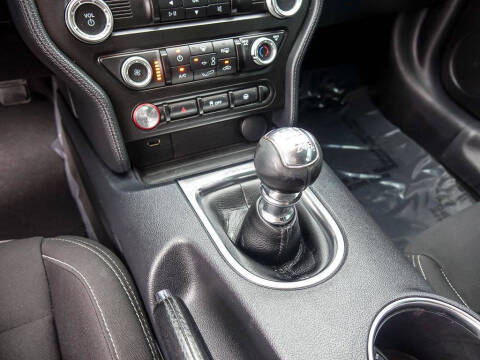 2021 Ford Mustang EcoBoost