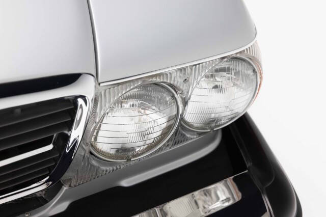 1987 Mercedes-Benz 560-Class 560 SL