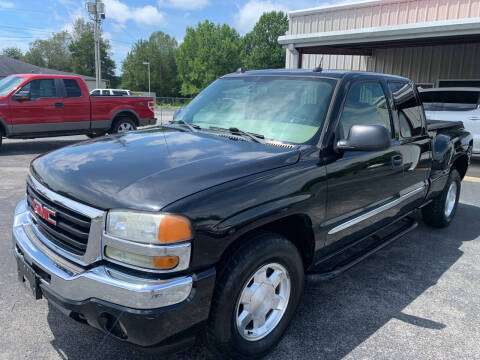 2005 GMC Sierra 1500 for sale at RICHARDSON WHOLESALE in Fayetteville TN
