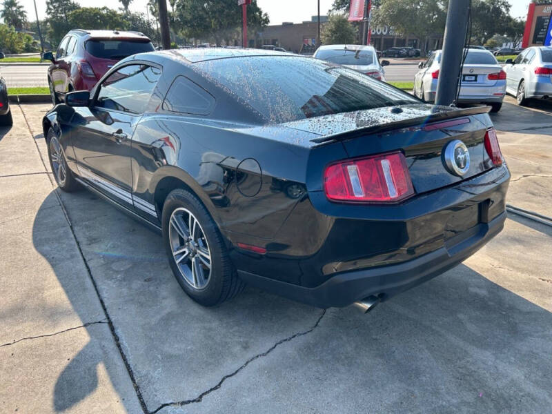 2012 Ford Mustang V6