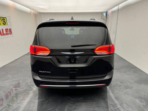 2019 Chrysler Pacifica Touring L Plus
