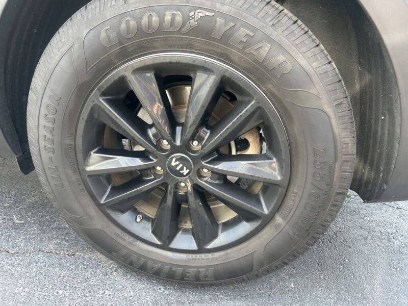 2019 Kia Sorento L