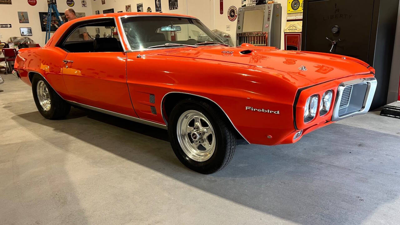 1969 Pontiac Firebird 25