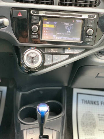 2016 Toyota Prius c One