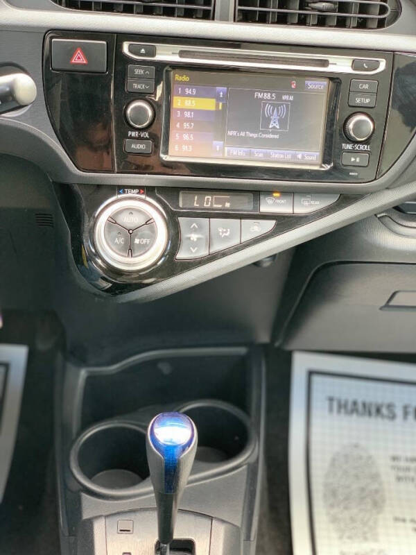 2016 Toyota Prius c One