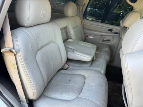 2004 Cadillac Escalade