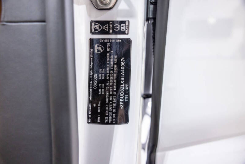 2025 Lamborghini Urus SE