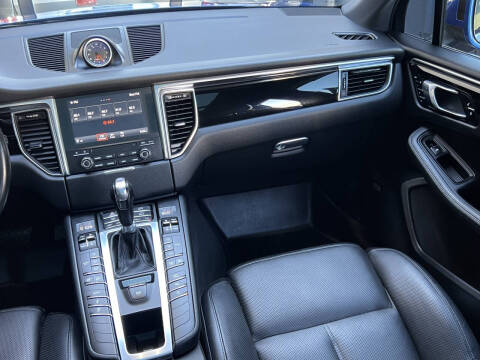 2017 Porsche Macan S