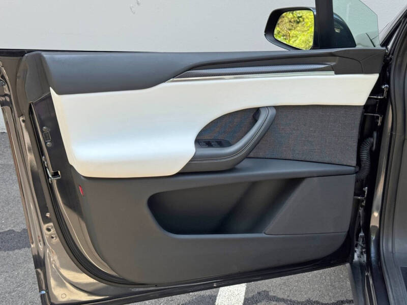2025 Tesla Model X Plaid