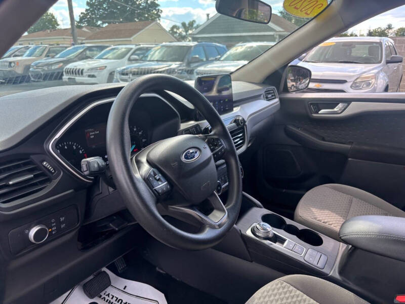 2020 Ford Escape SE