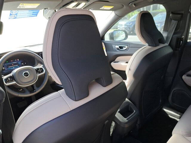 2026 Volvo XC60 B5 Core