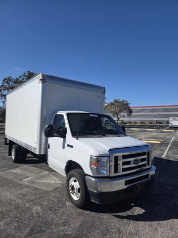 2023 Ford E-Series E-450 SD