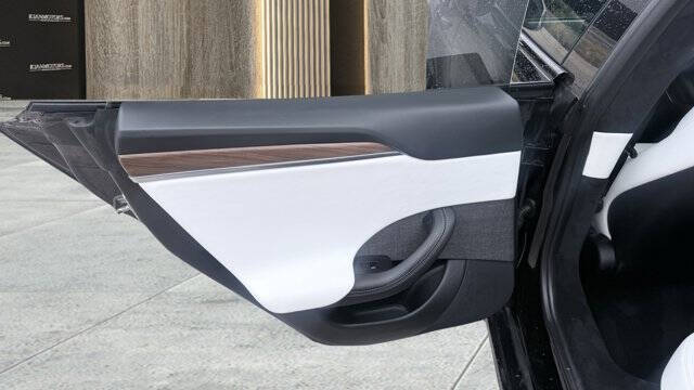 2023 Tesla Model S Standard Range
