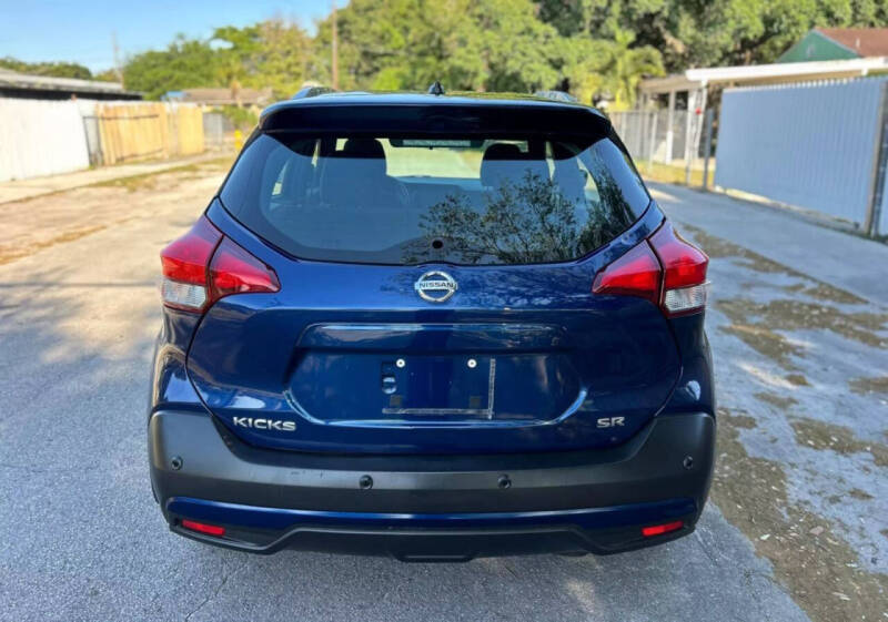 2020 Nissan Kicks SR