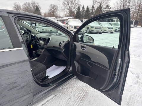 2016 Chevrolet Sonic LT Auto