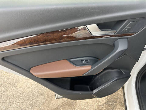 2020 Audi Q5 quattro Titanium Premium 45 TFSI