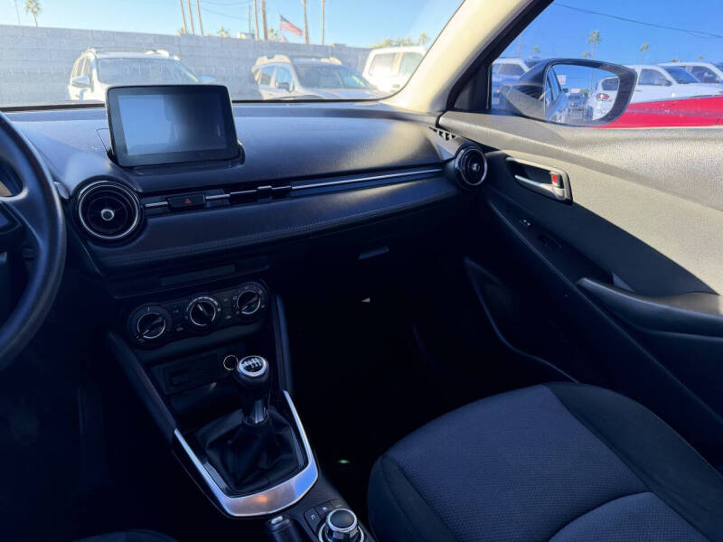 2019 Toyota Yaris LE