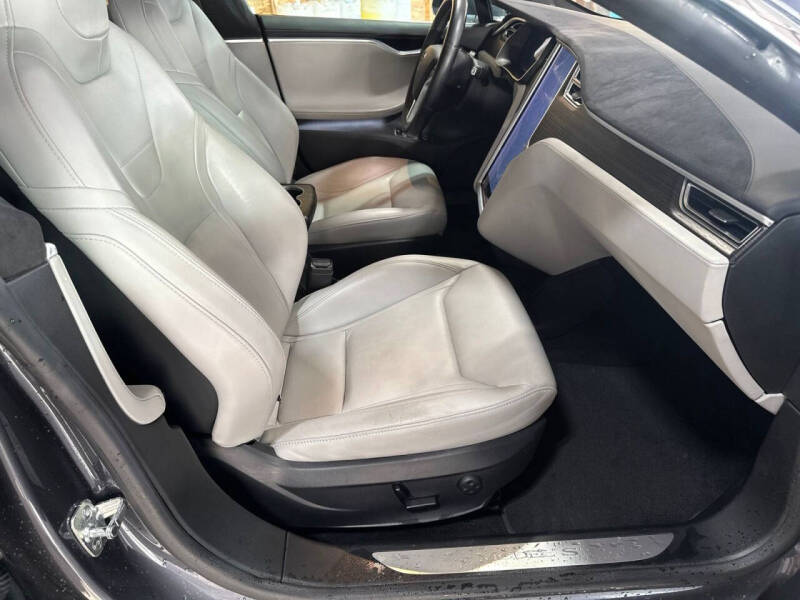2015 Tesla Model S