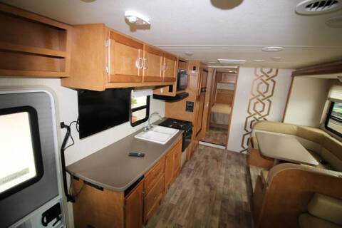 2017 Winnebago MINNIE WINNIE 31K