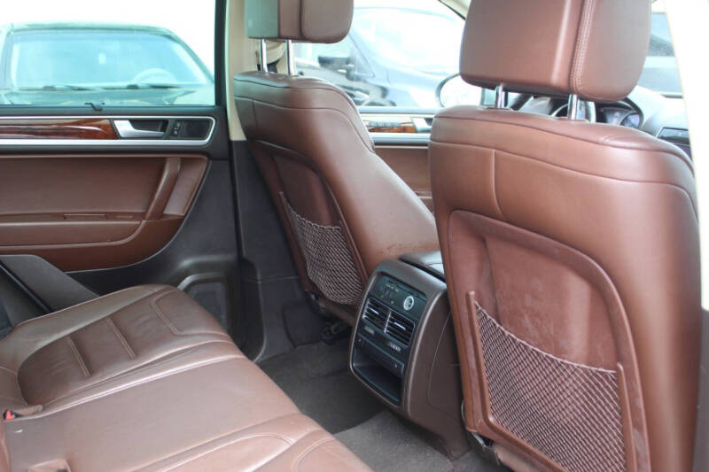 2012 Volkswagen Touareg Hybrid