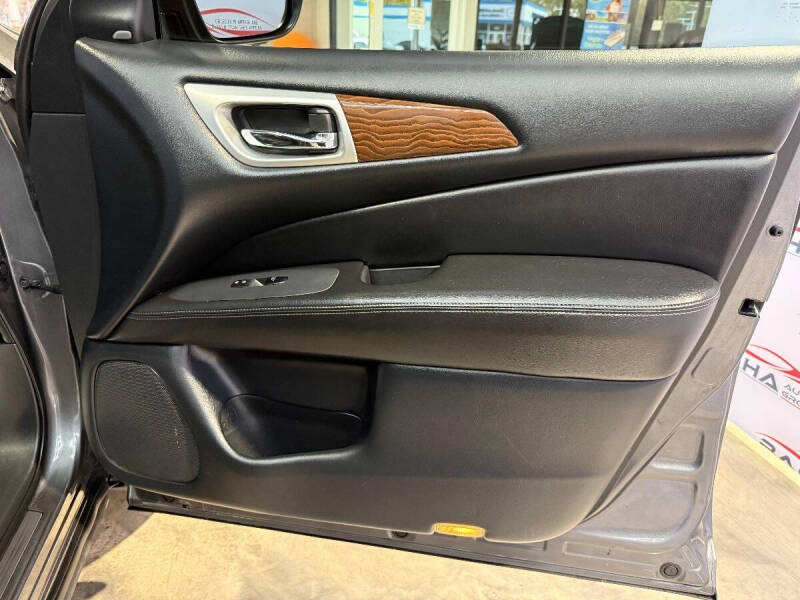 2020 Nissan Pathfinder Platinum