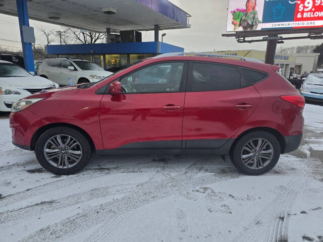 2015 Hyundai TUCSON for sale at QUEENSGATE AUTO SALES in York, PA