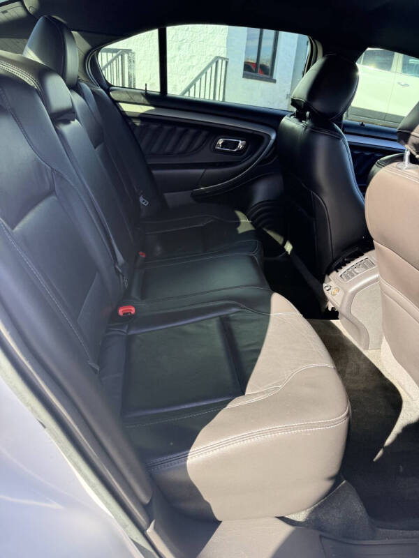 2016 Ford Taurus SEL