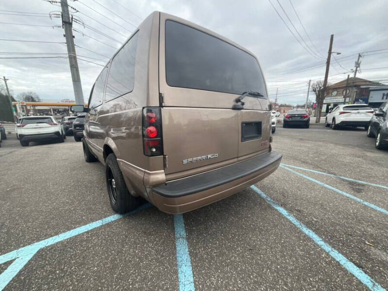 2003 GMC Safari