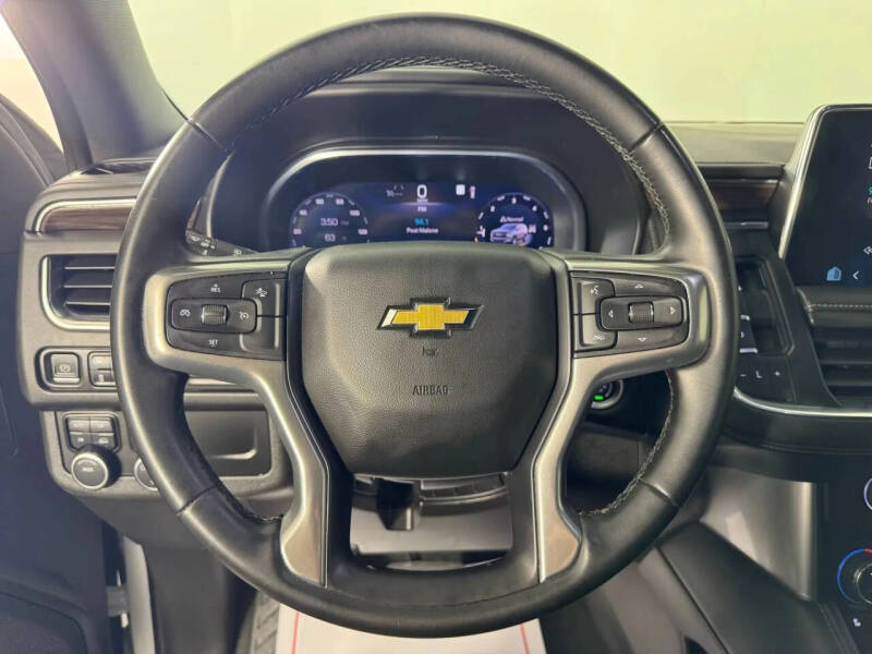 2023 Chevrolet Suburban LT