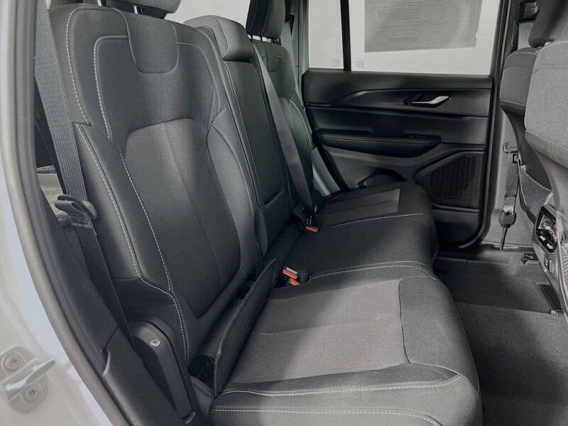 2025 Jeep Grand Cherokee Laredo X