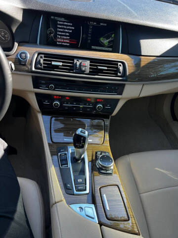 2014 BMW 5 Series 528i