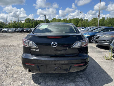 2013 Mazda MAZDA3 i SV