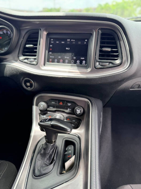 2021 Dodge Challenger SXT