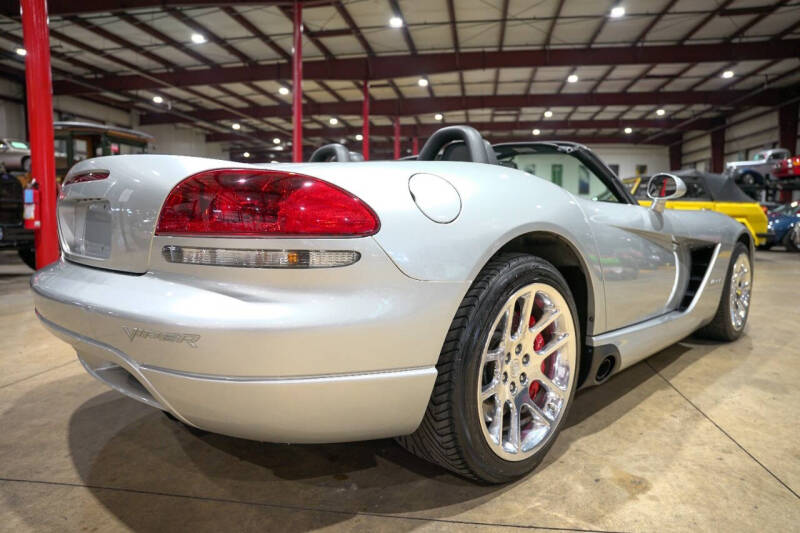 2004 Dodge Viper SRT-10
