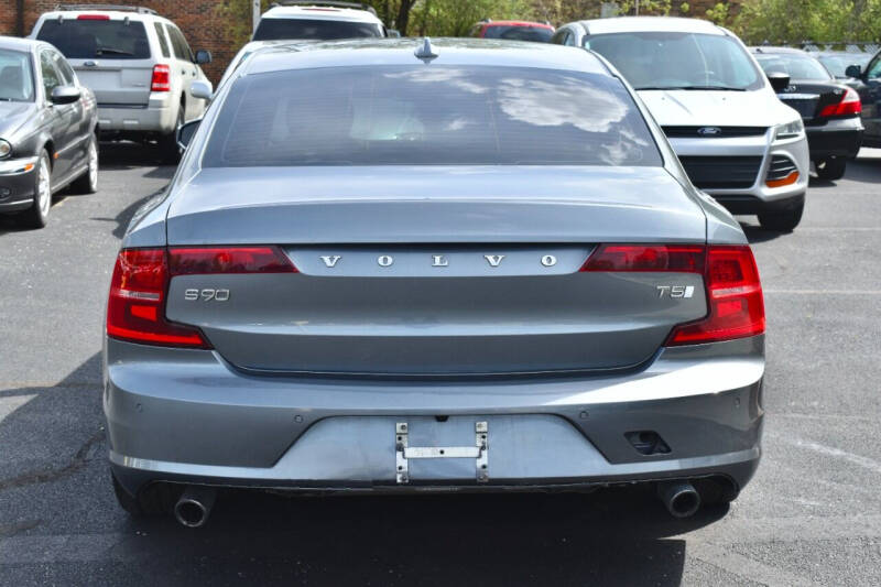 2017 Volvo S90 T5 Momentum