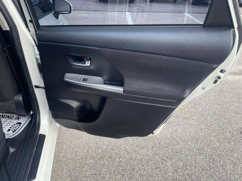 2015 Toyota Prius v Three