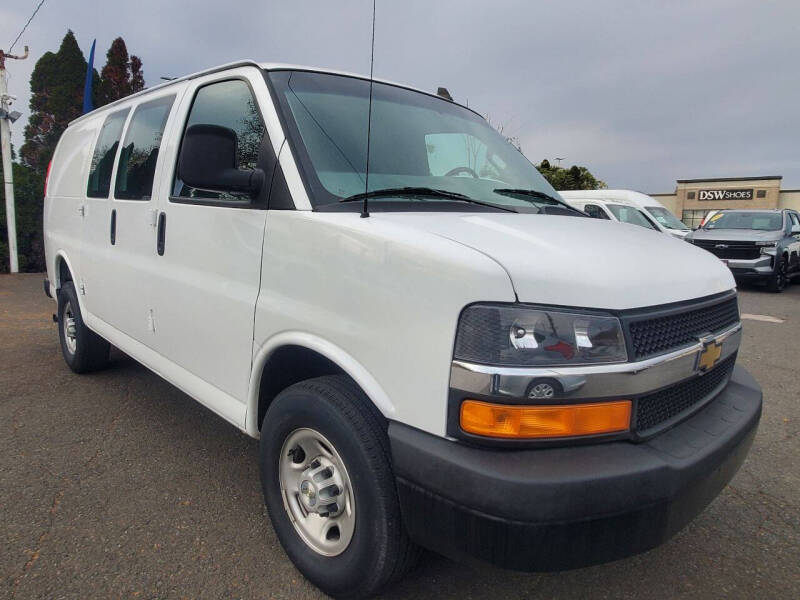 2023 Chevrolet Express 2500