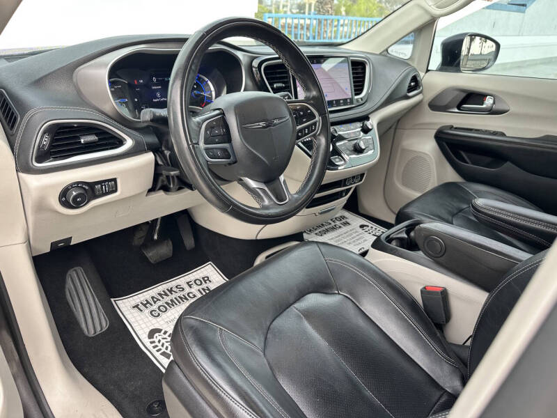 2022 Chrysler Pacifica Hybrid Touring L