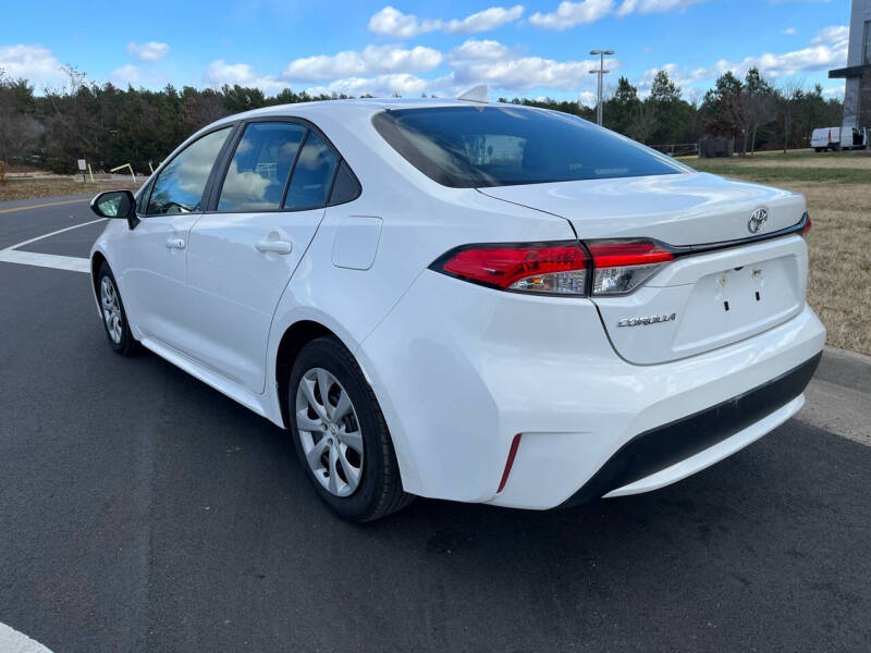 2021 Toyota Corolla LE photo 5