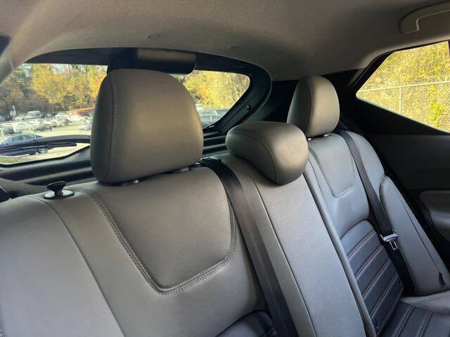 2021 Nissan Kicks SR