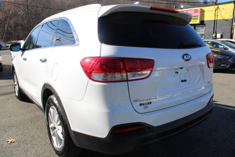 2018 Kia Sorento LX