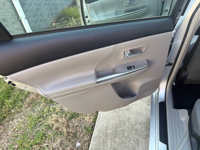 2016 Toyota Prius v
