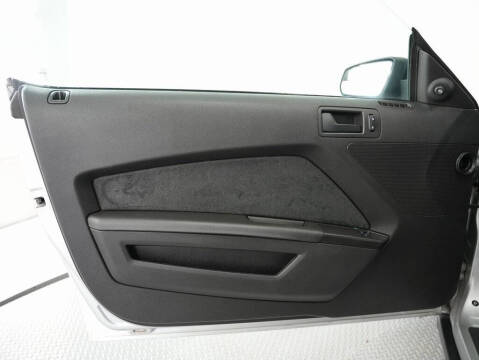 2012 Ford Mustang V6