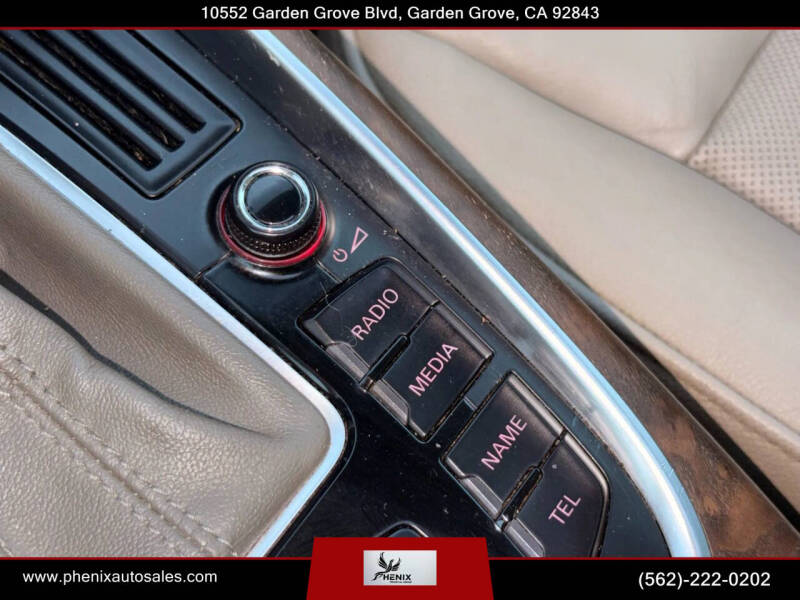 2012 Audi Q5 3.2 quattro Prestige