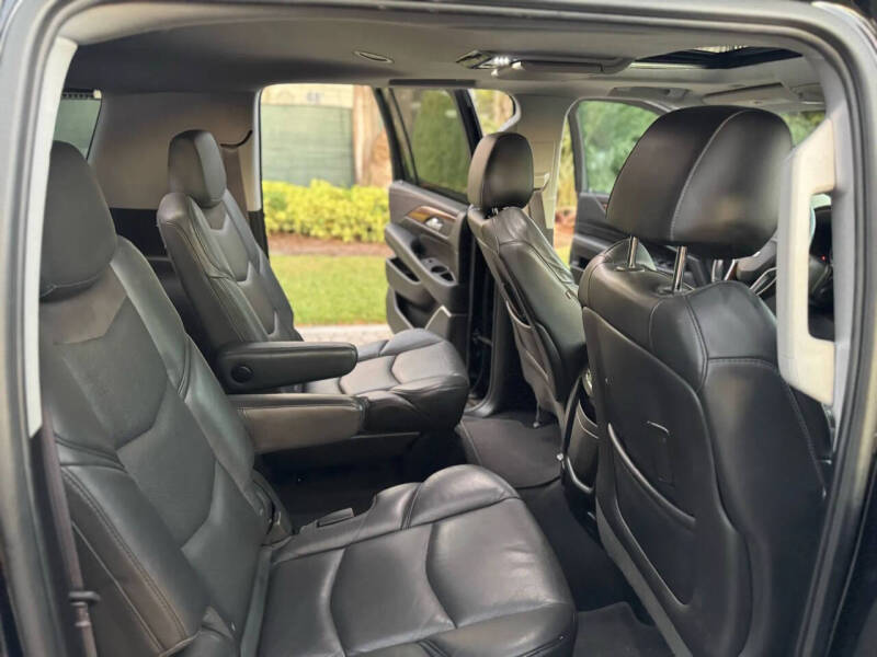 2017 Cadillac Escalade ESV Luxury