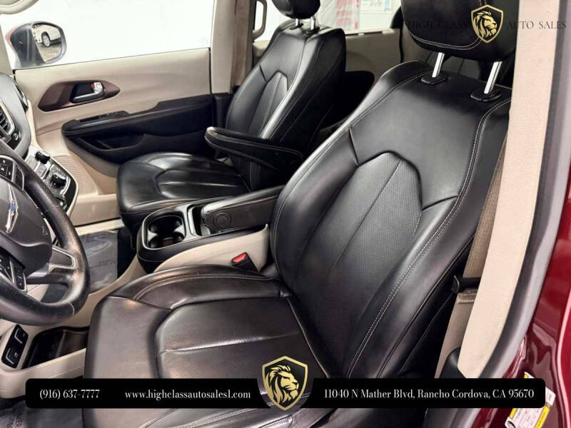 2020 Chrysler Voyager LXi