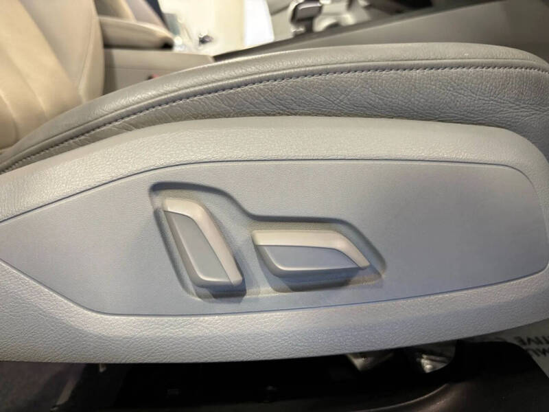 2017 Audi A4 2.0T quattro Prestige